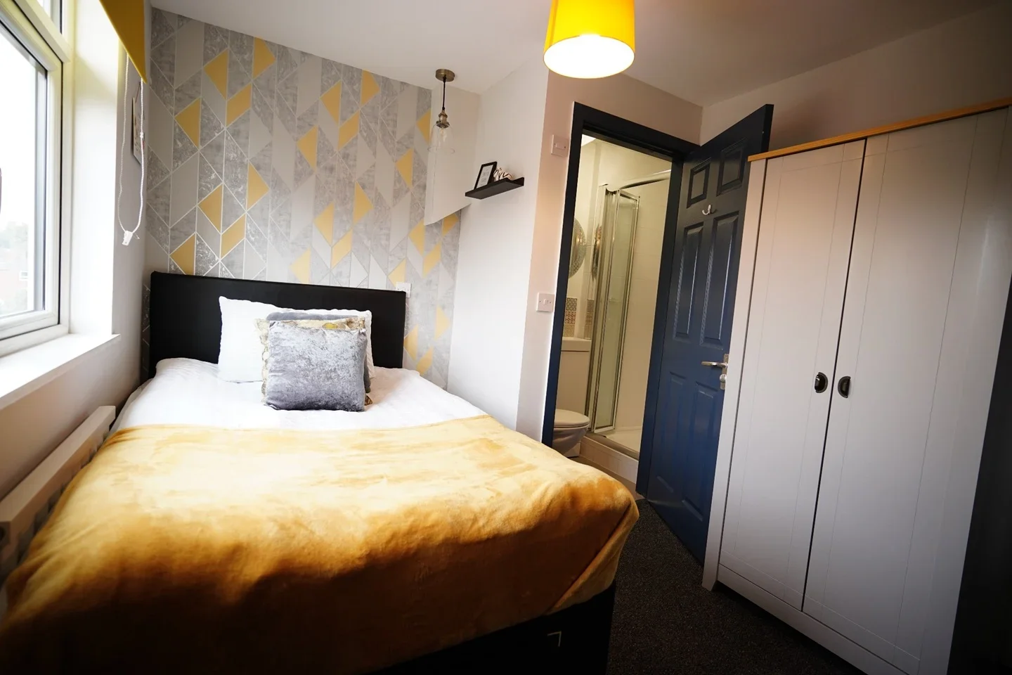 Room Monks Road in Coventry