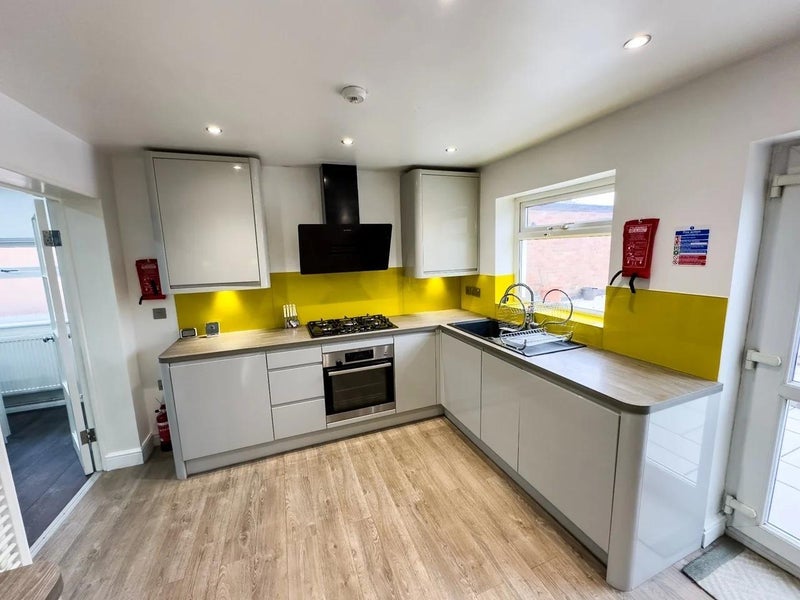Room Lockerbie Avenue in Leicester