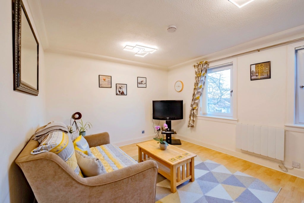 Flat Hutcheon Low Place in Aberdeen City