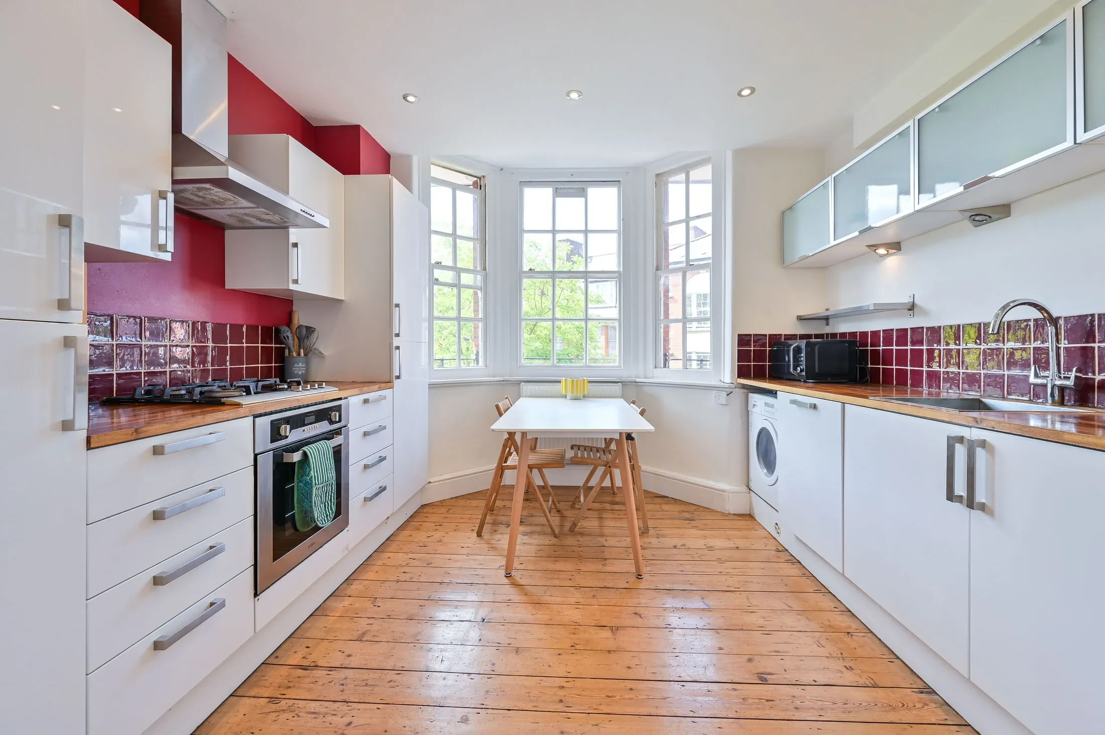 Flat Content Street in Greater London