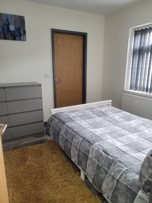 Room St Augustines Road in Chesterfield