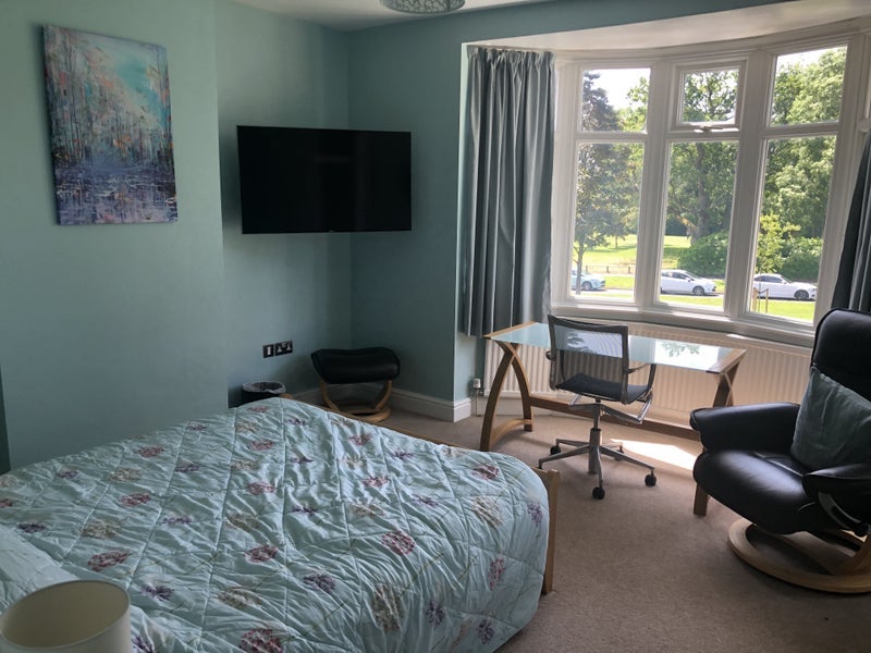 Room Harborne Park Road in Birmingham