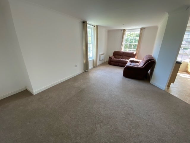 Flat Old Watling Street in Canterbury
