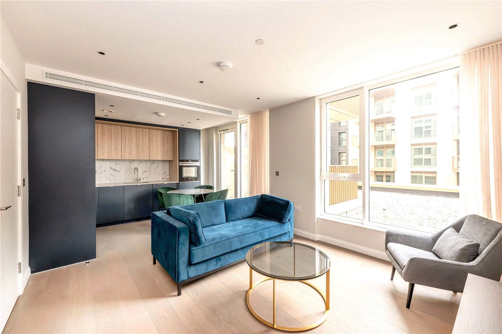 Flat Kennington Lane in Greater London