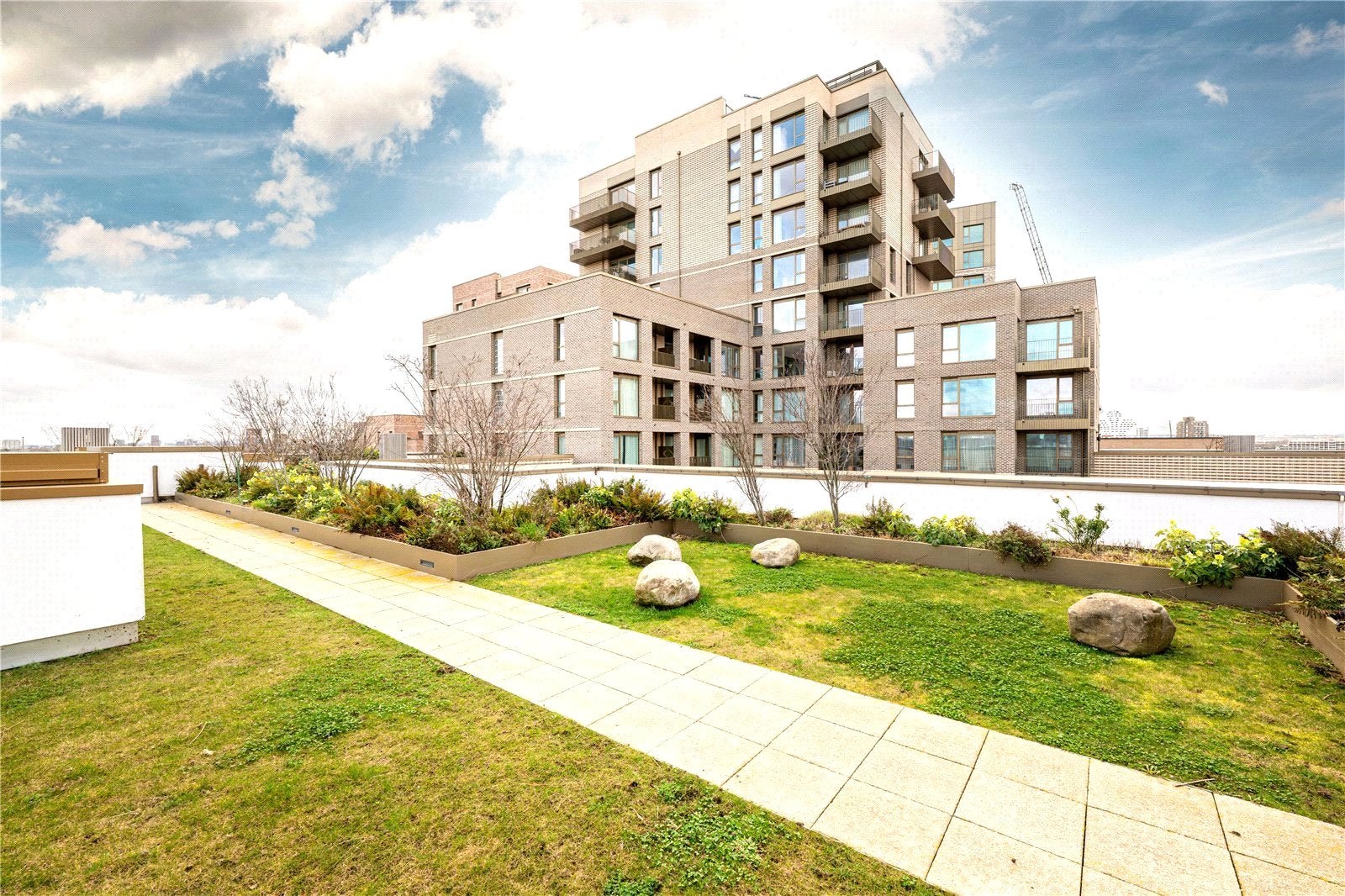 Flat Kennington Lane in Greater London