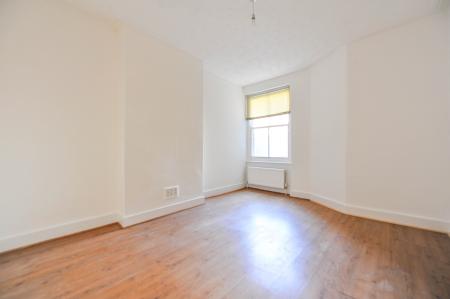 Flat Lillie Road in Greater London