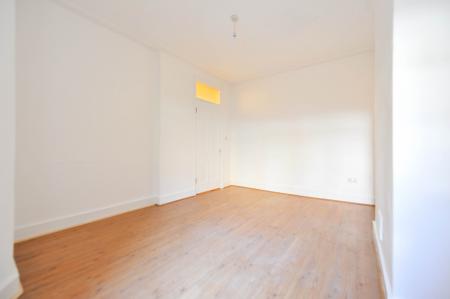 Flat Lillie Road in Greater London