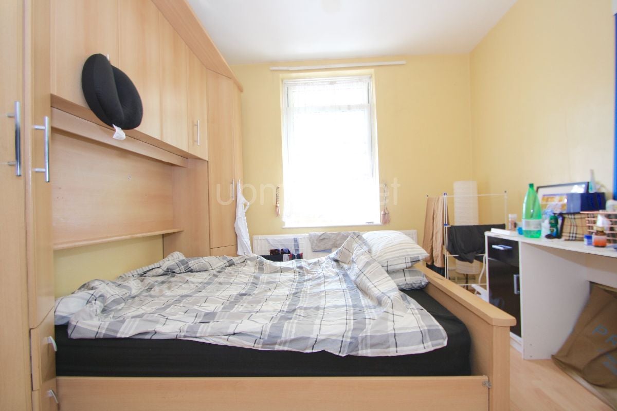 Flat Prince of Wales Road in Greater London