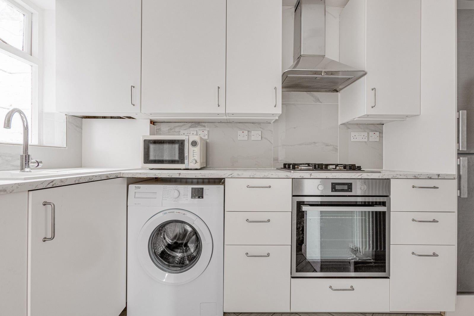 Flat Dawes Road in Greater London