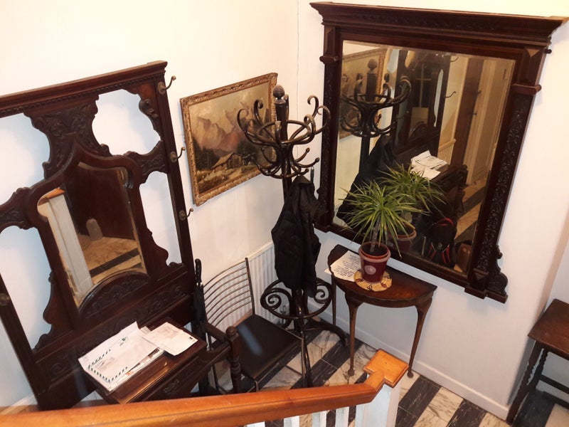 Room Manchester Road in Greater London