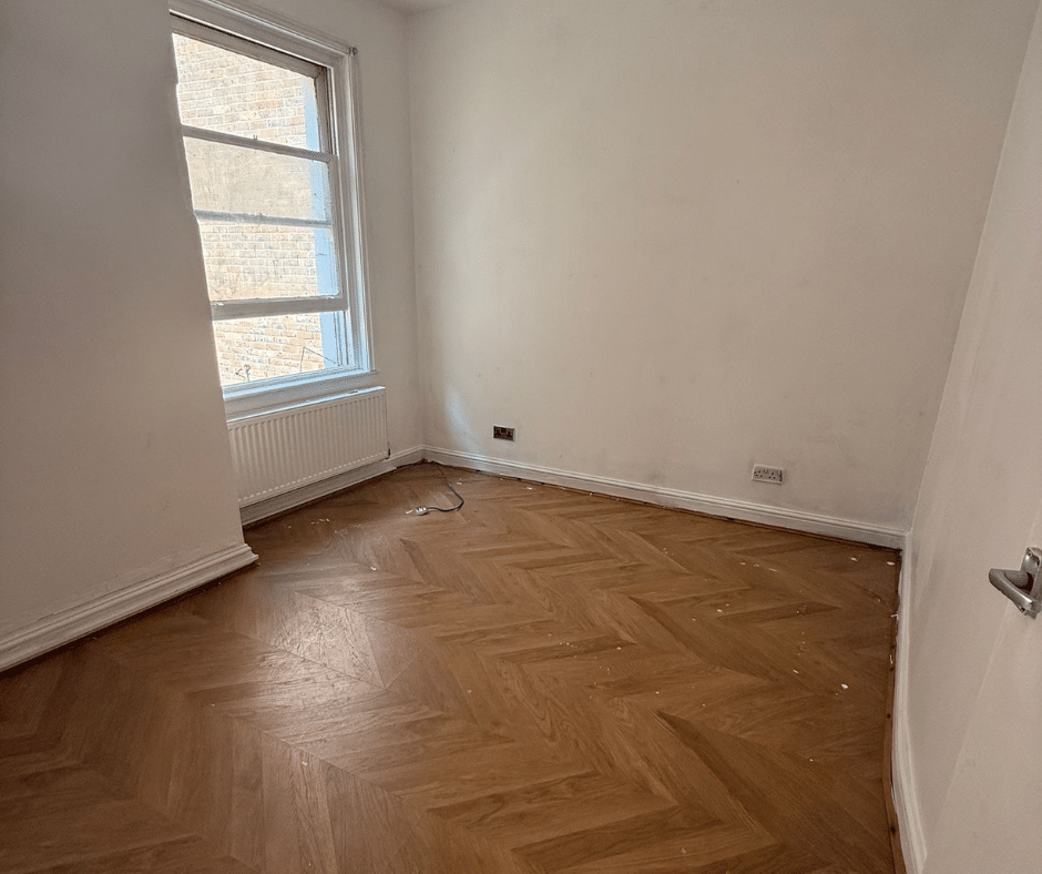 Room High Street in Greater London