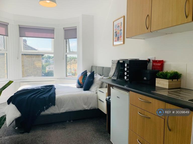 Room Reginald Road in Maidstone
