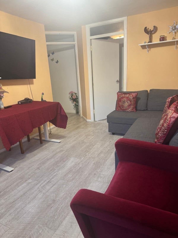 Room Manger Road in Greater London
