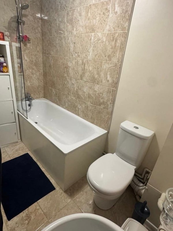 Room Manger Road in Greater London