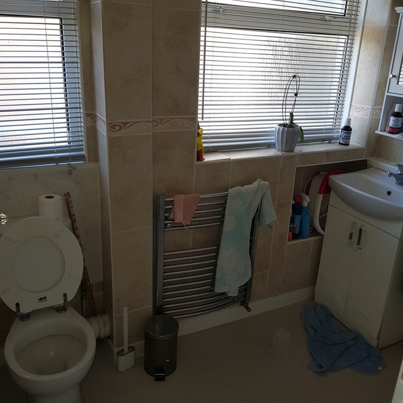 Room Pine View Road in Verwood