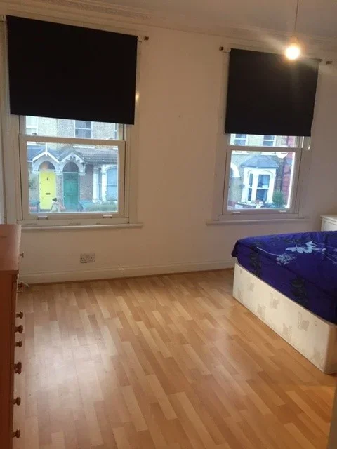 Flat Hornsey Park Road in Greater London