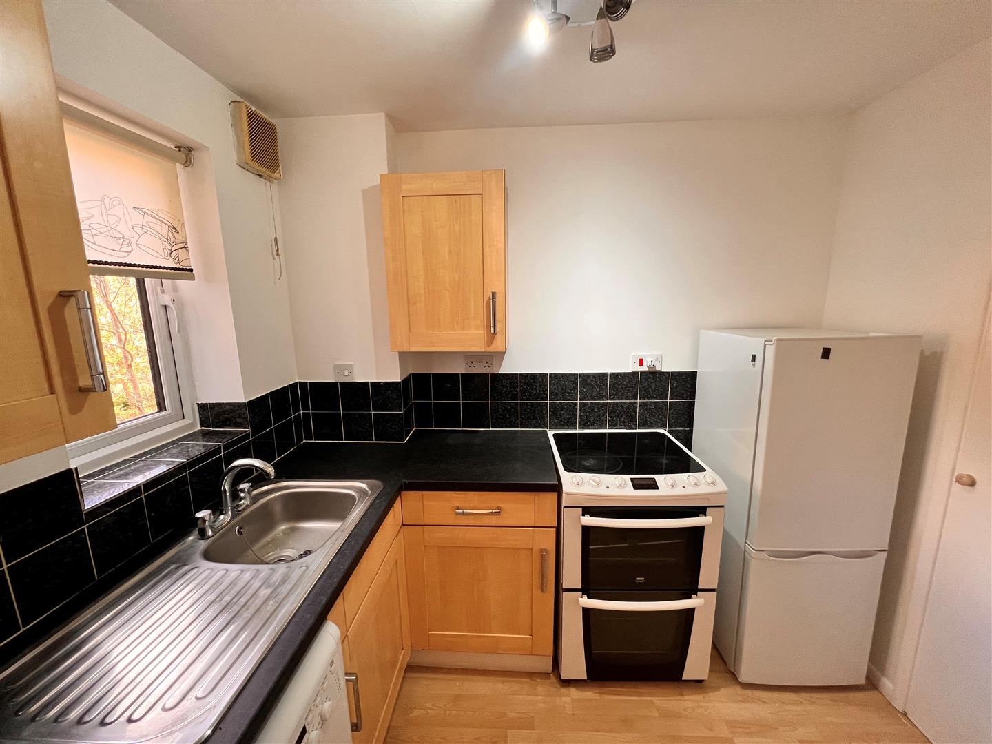 Flat Crusader Way in Watford