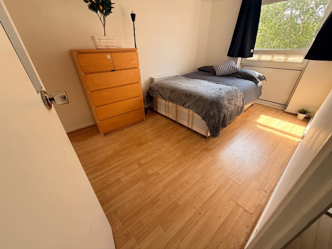 Room Devons Road in Greater London