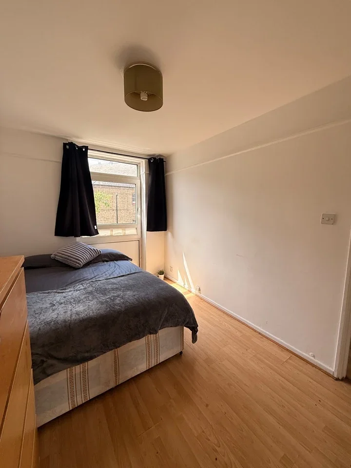 Room Devons Road in Greater London