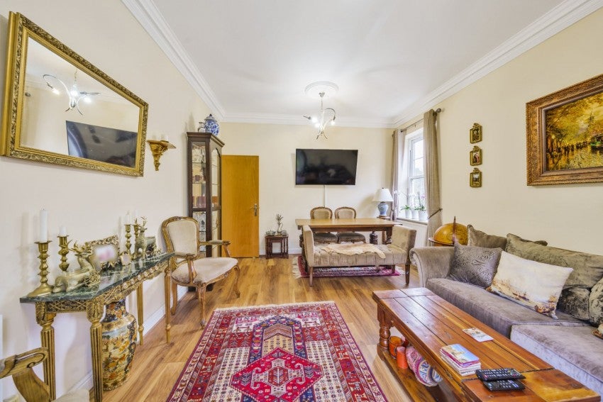 Flat Sevenhills Road in Wexham and Ivers Community Board