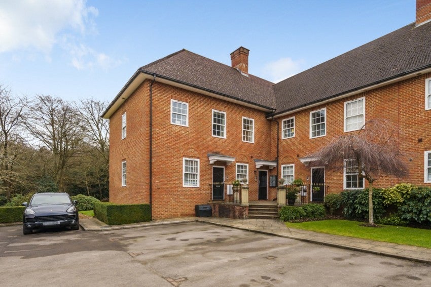 Flat Sevenhills Road in Wexham and Ivers Community Board