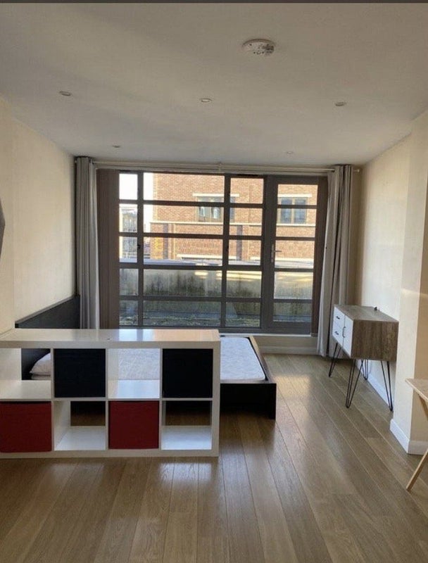 Room Union Walk in Greater London