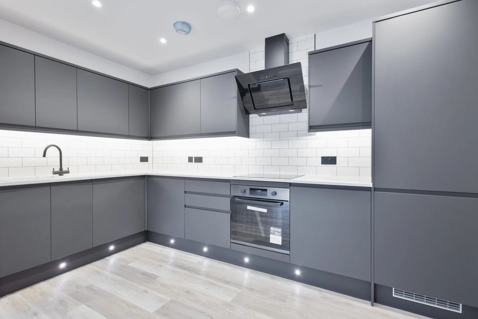 Flat Defiant Close in Folkestone and Hythe District