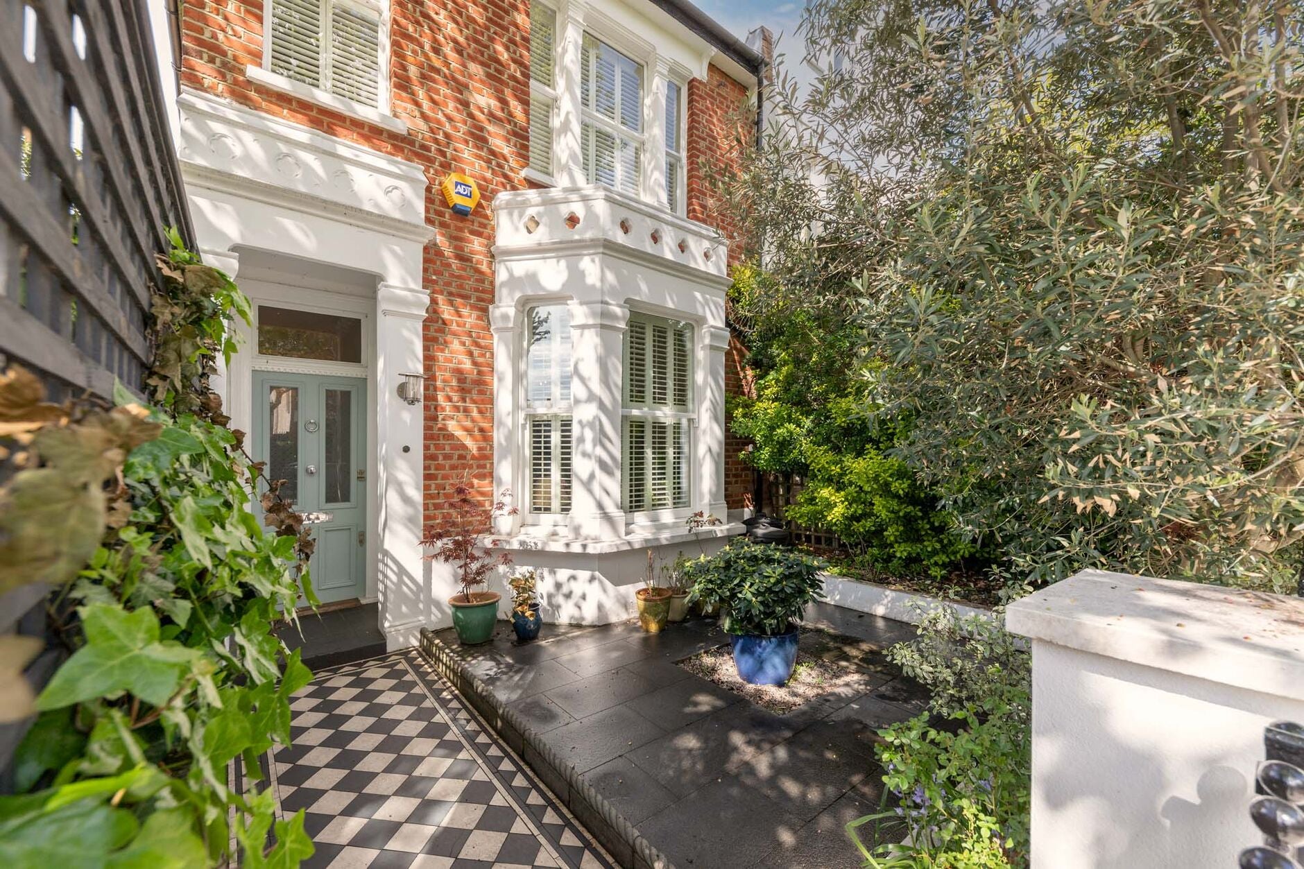 House Bassein Park Road in Greater London