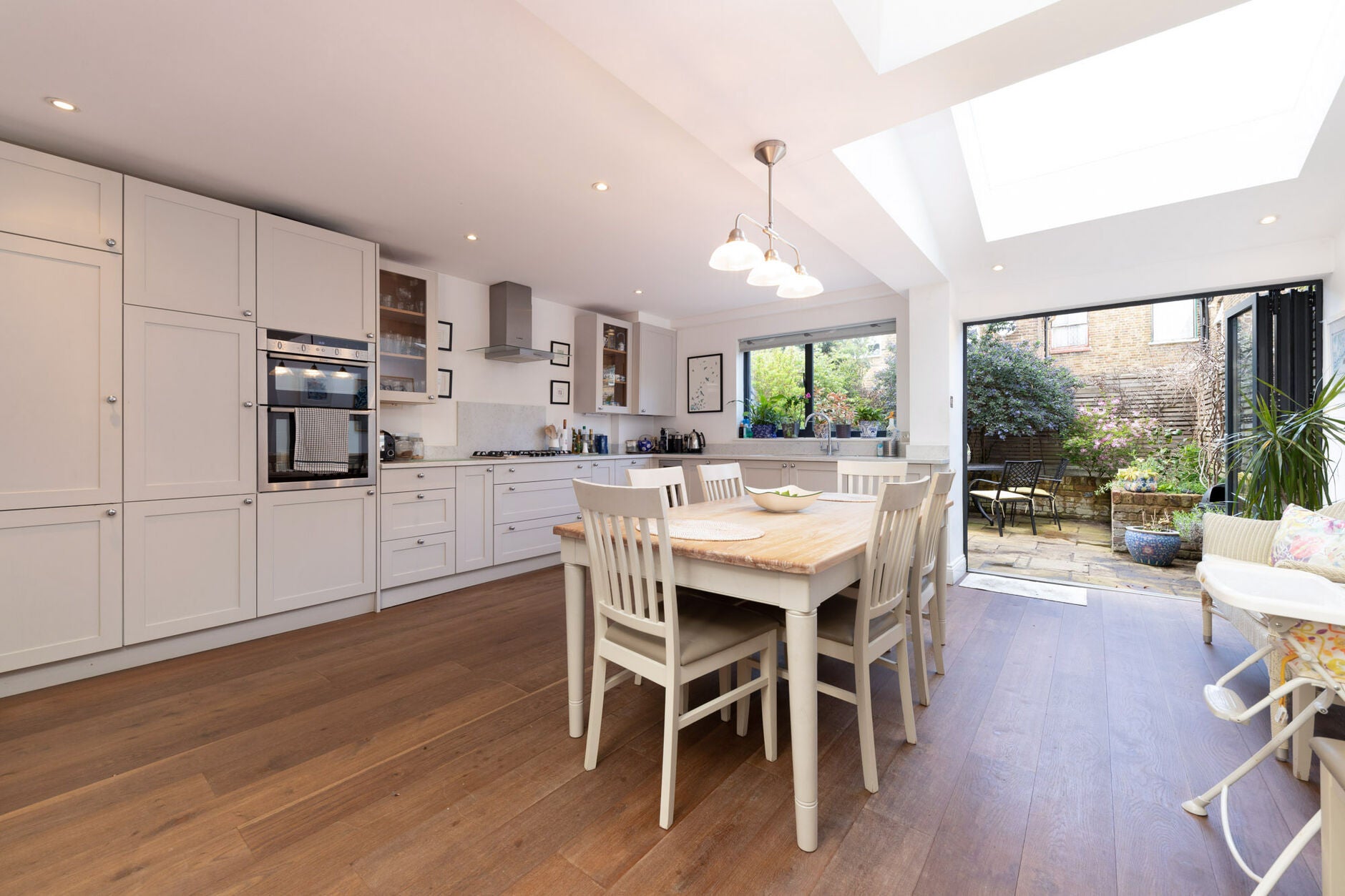 House Bassein Park Road in Greater London