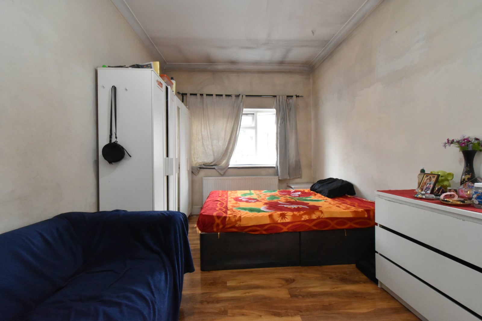 Flat Twickenham Gardens in Greater London