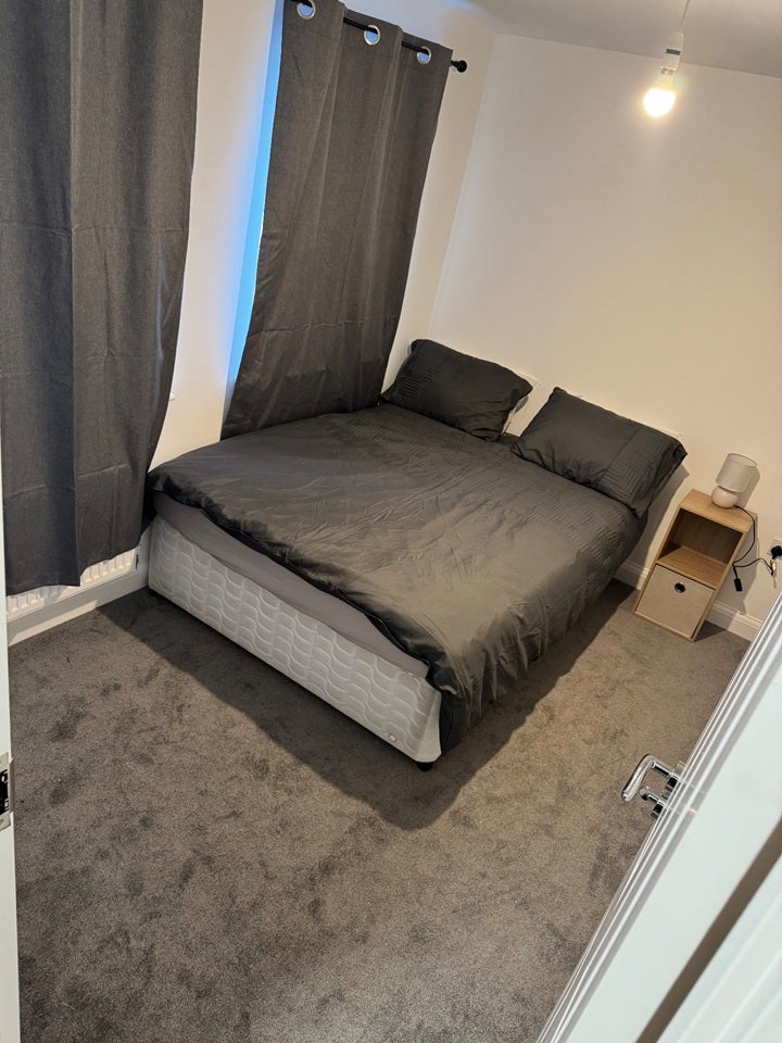 Room Fielders Close in Cherwell District