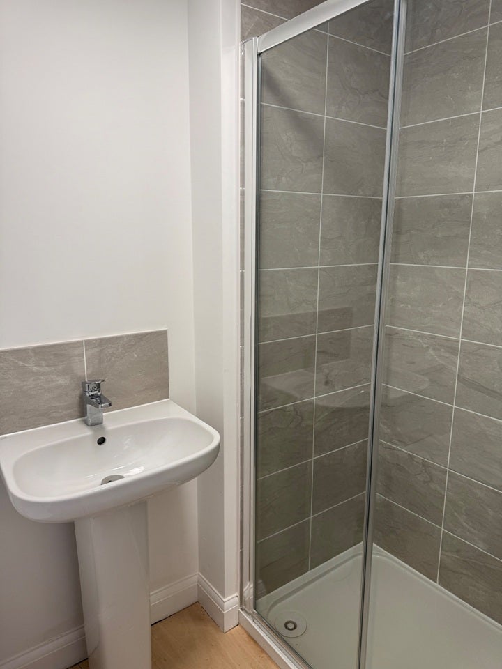 Room Fielders Close in Cherwell District