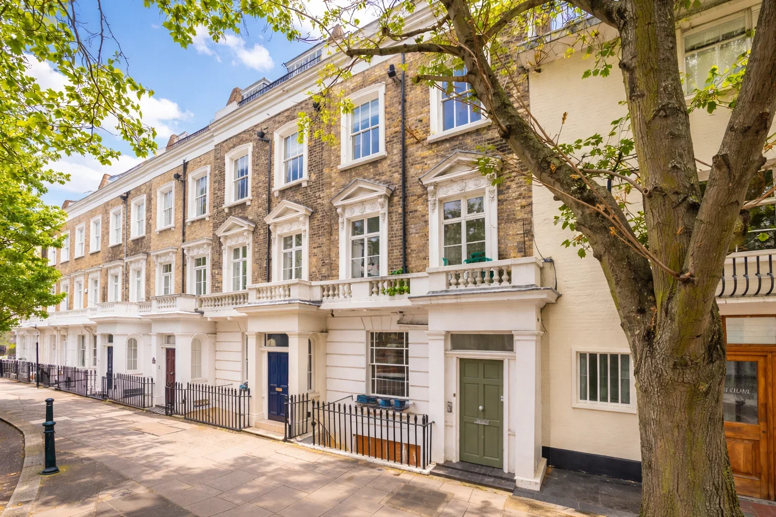 Flat Denbigh Street in London
