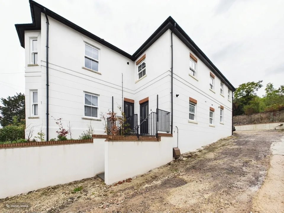 Flat West Wycombe Road in High Wycombe