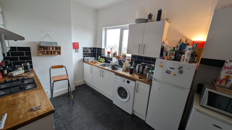 Room Ravensdale Road in Greater London