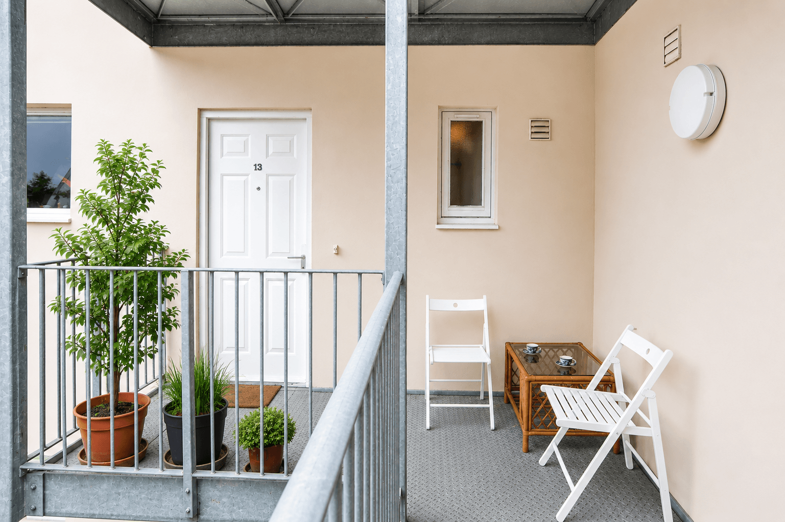 Flat Yalland Close in Bristol