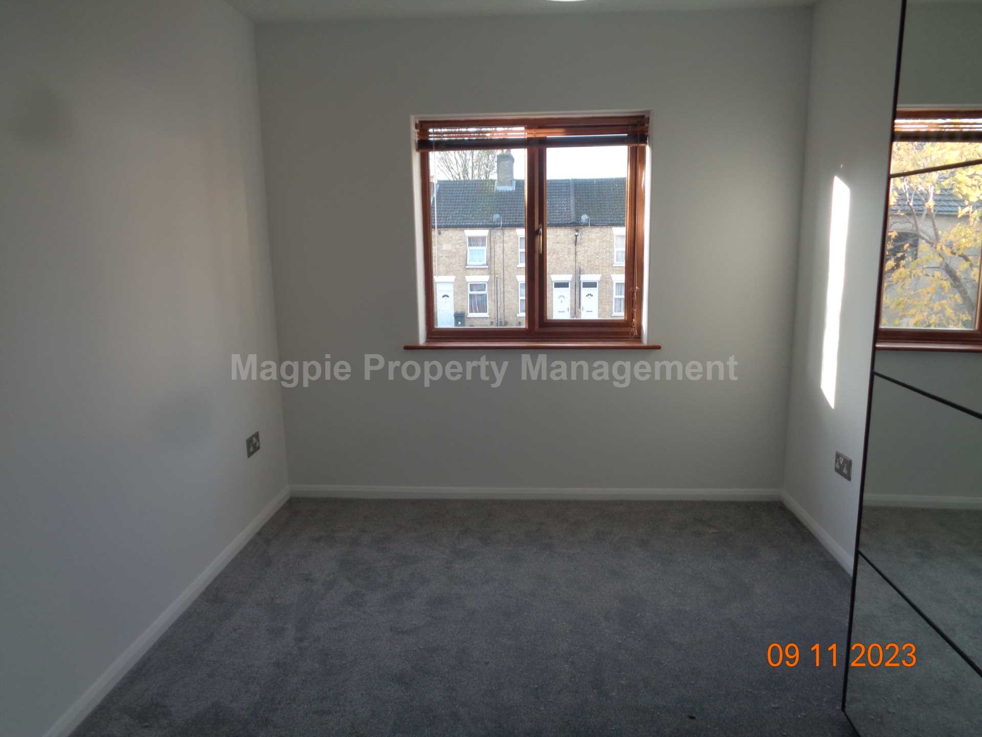 Flat Monument Court in Peterborough