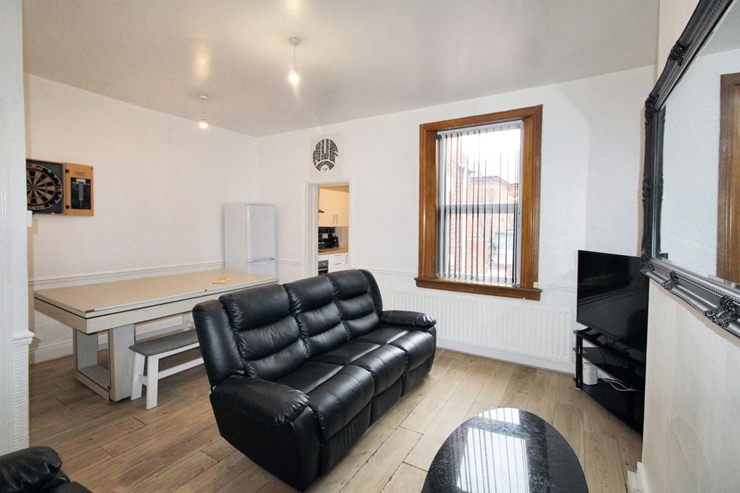 Flat Welbeck Road in Newcastle upon Tyne