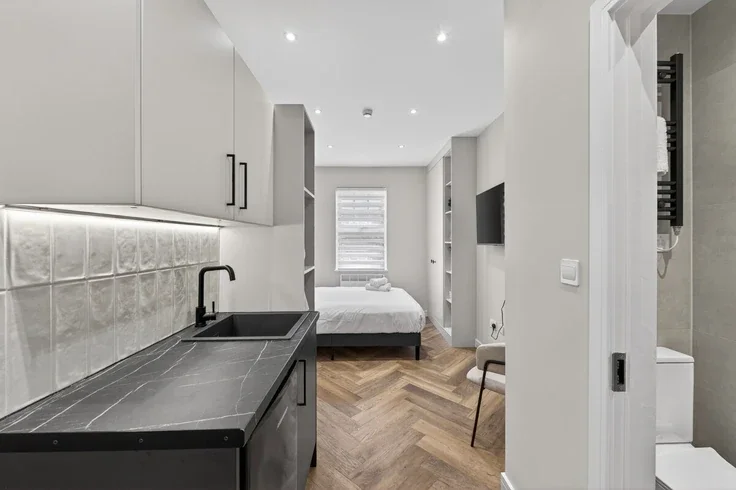 Room Baron's Court Road in Greater London
