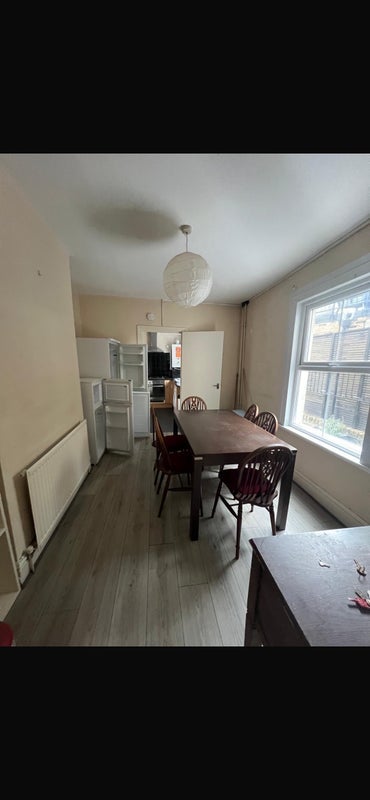 Room Senrab Street in Greater London