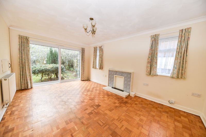 House Andrew Crescent in Havant