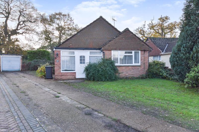 House Andrew Crescent in Havant