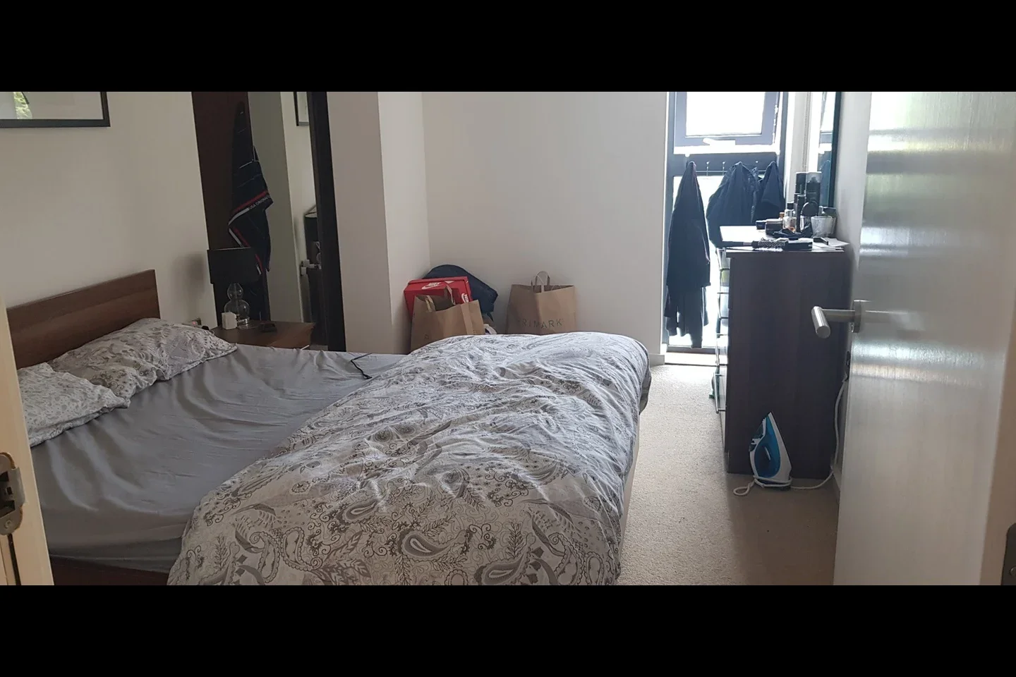 Flat Parkside Avenue in Greater London