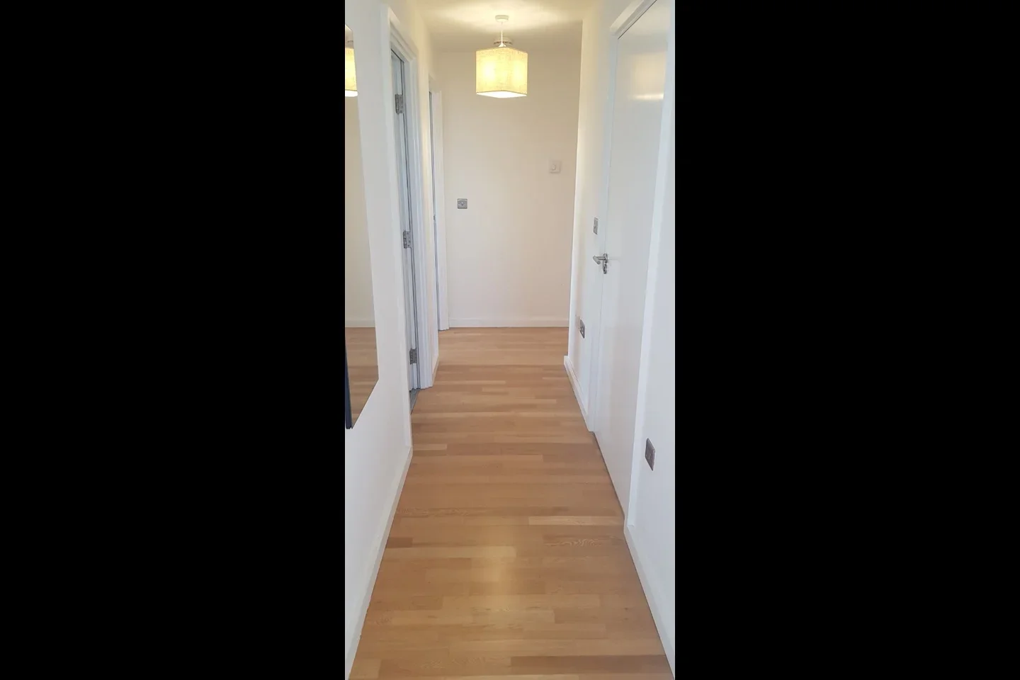 Flat Parkside Avenue in Greater London