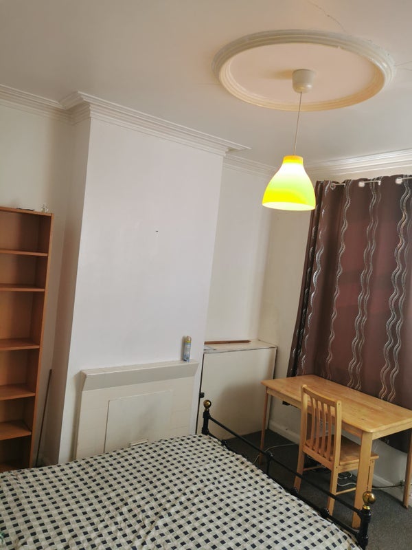 Room Cobden Street in Charnwood
