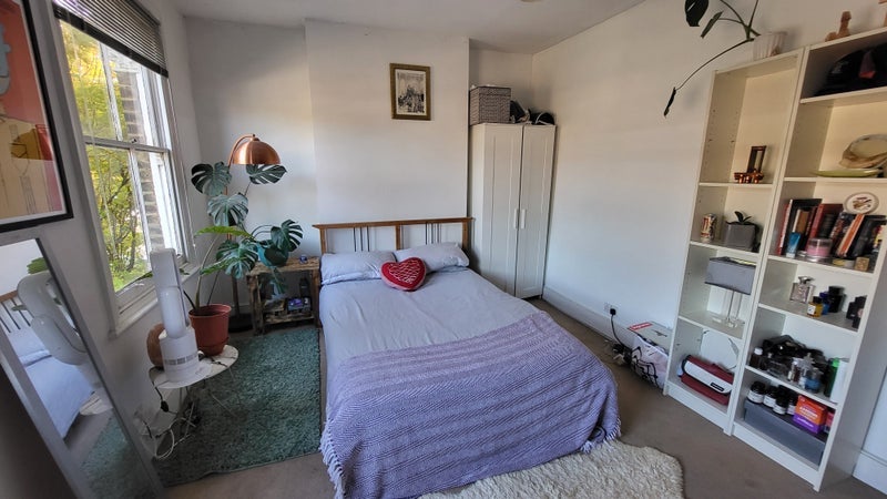 Room Kirkwood Road in Greater London