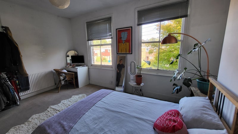 Room Kirkwood Road in Greater London
