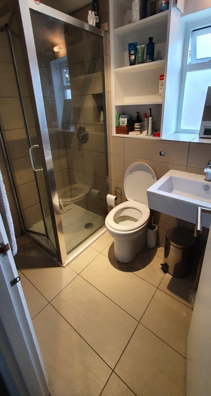 Room Kirkwood Road in Greater London