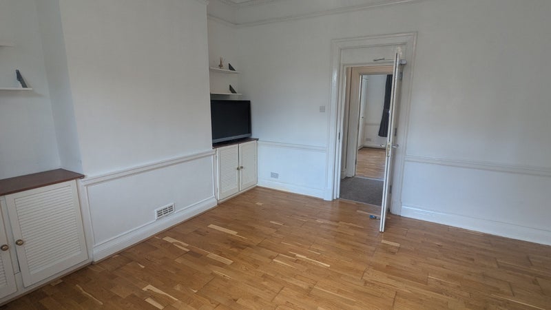 Room Blegborough Road in Greater London