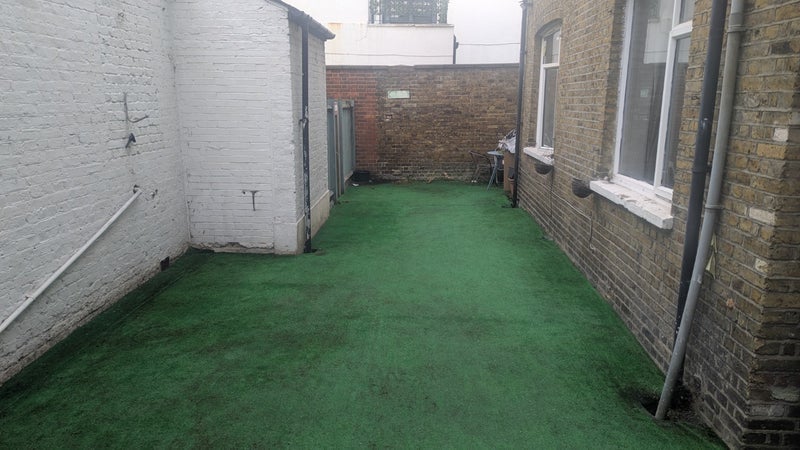 Room Blegborough Road in Greater London